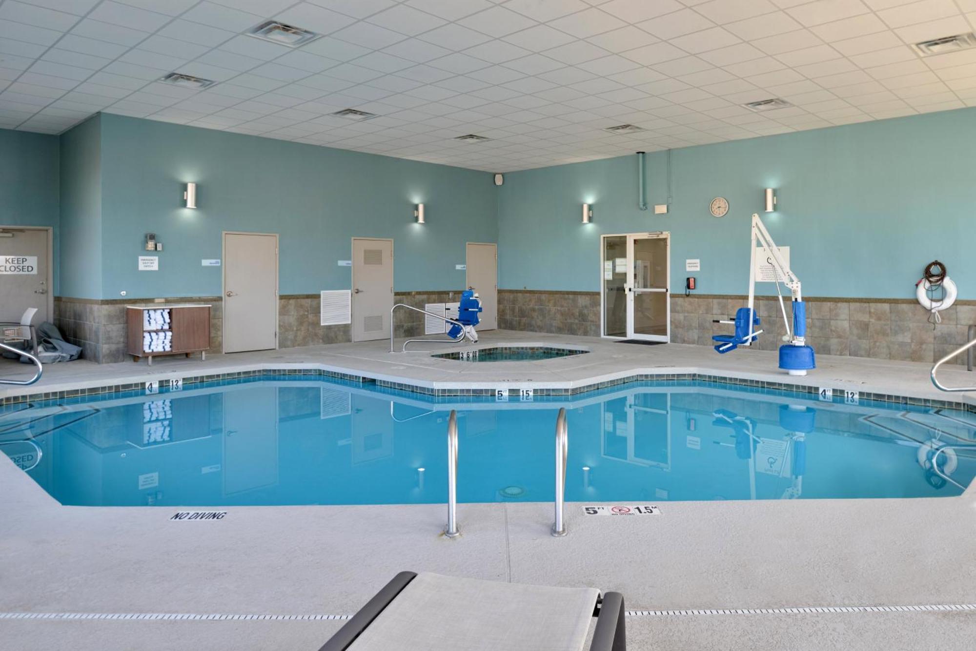 Holiday Inn Express Hotel & Suites Farmington By Ihg Екстер'єр фото