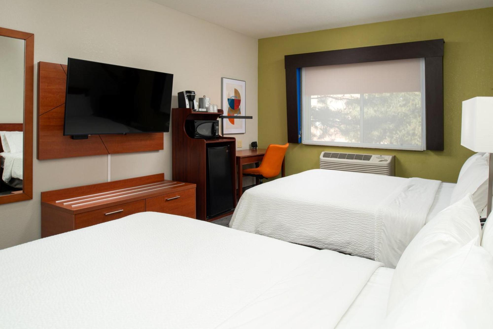 Holiday Inn Express Hotel & Suites Farmington By Ihg Екстер'єр фото