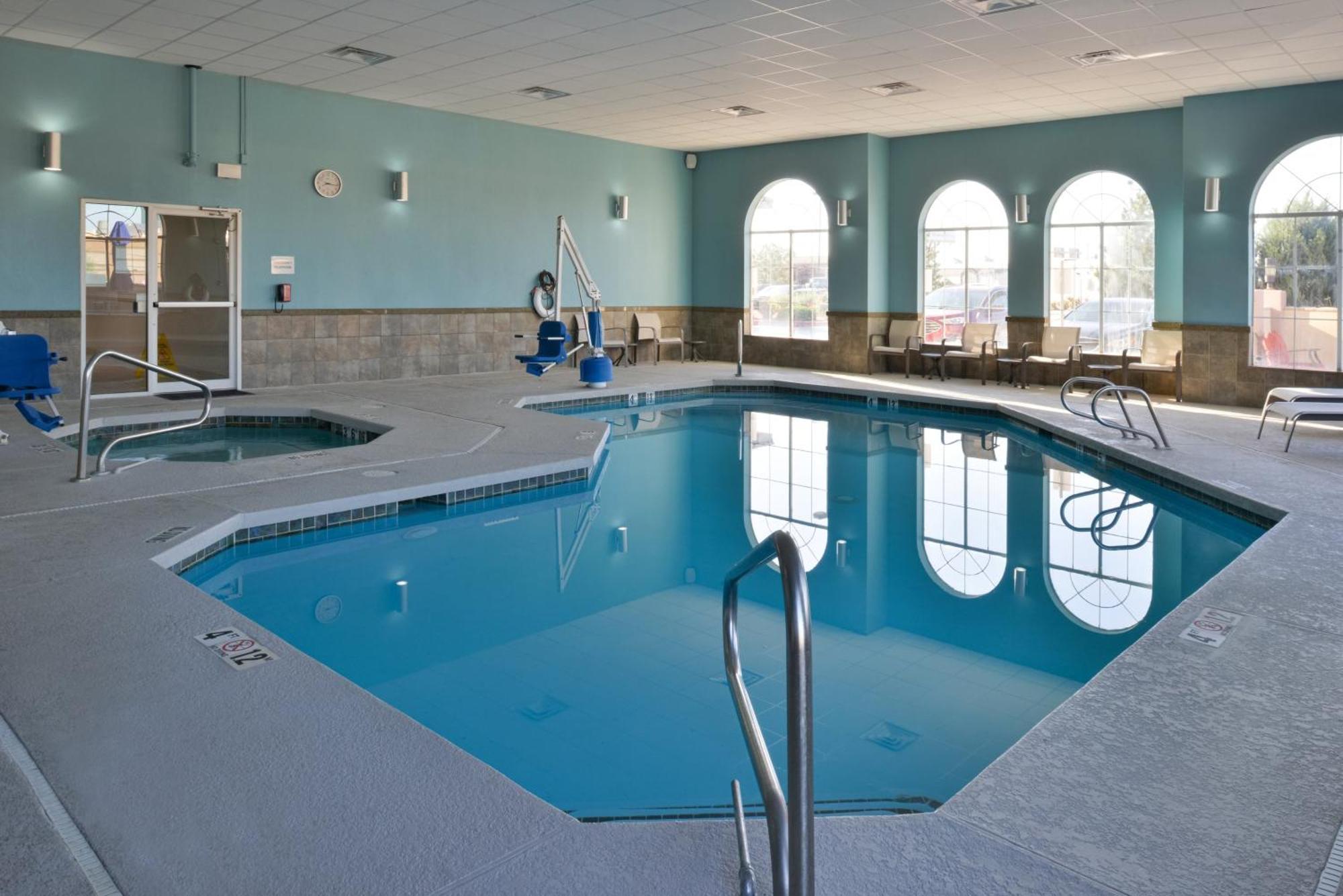 Holiday Inn Express Hotel & Suites Farmington By Ihg Екстер'єр фото