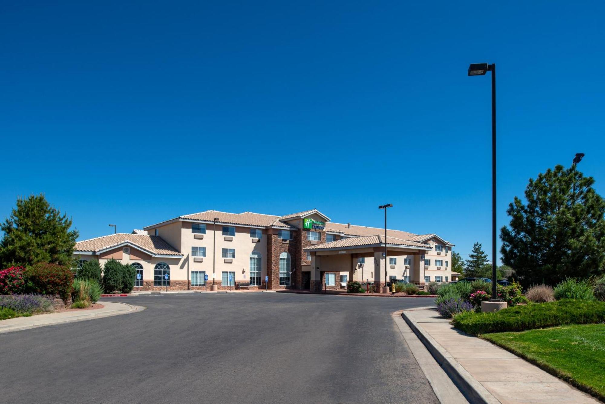 Holiday Inn Express Hotel & Suites Farmington By Ihg Екстер'єр фото