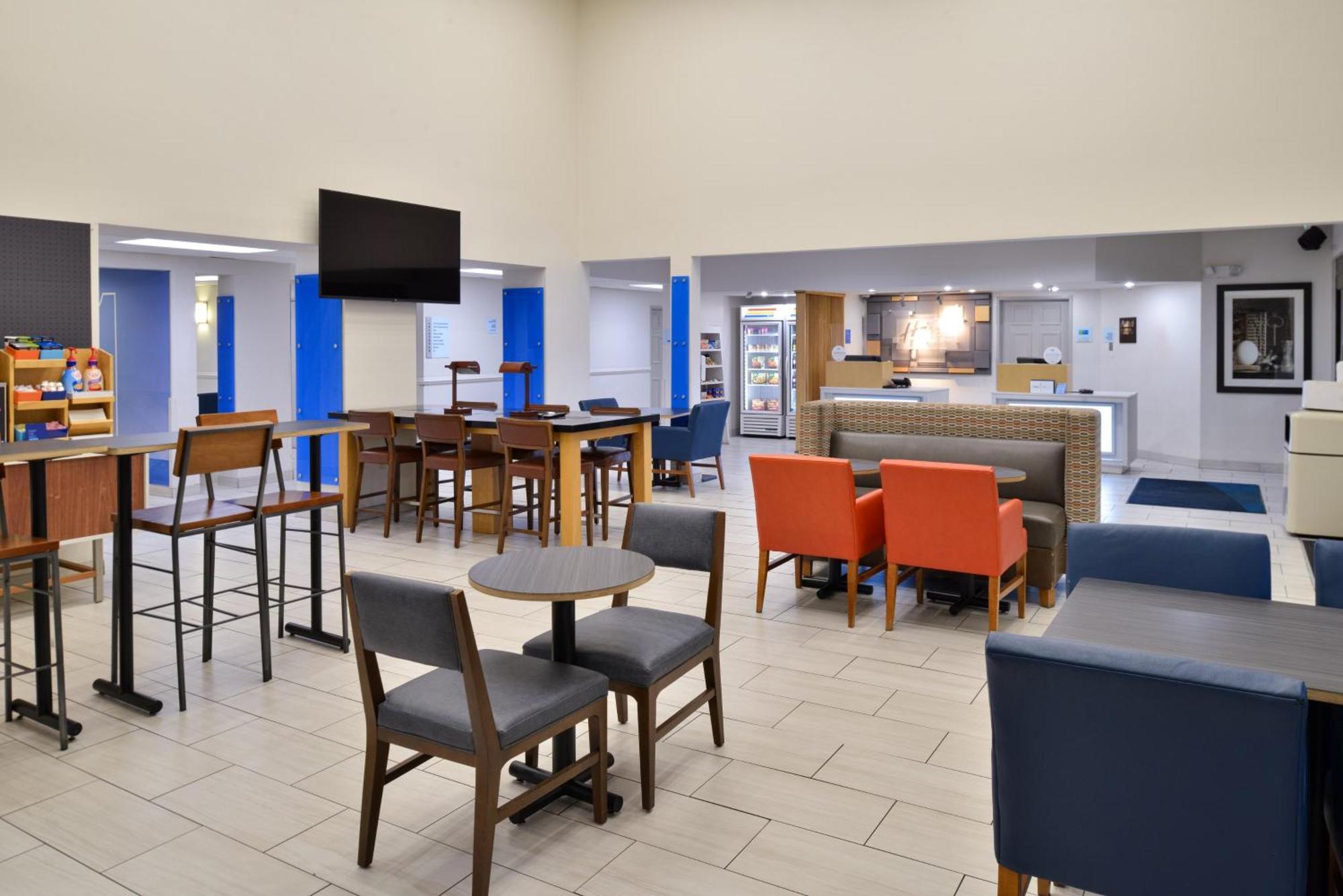 Holiday Inn Express Hotel & Suites Farmington By Ihg Екстер'єр фото