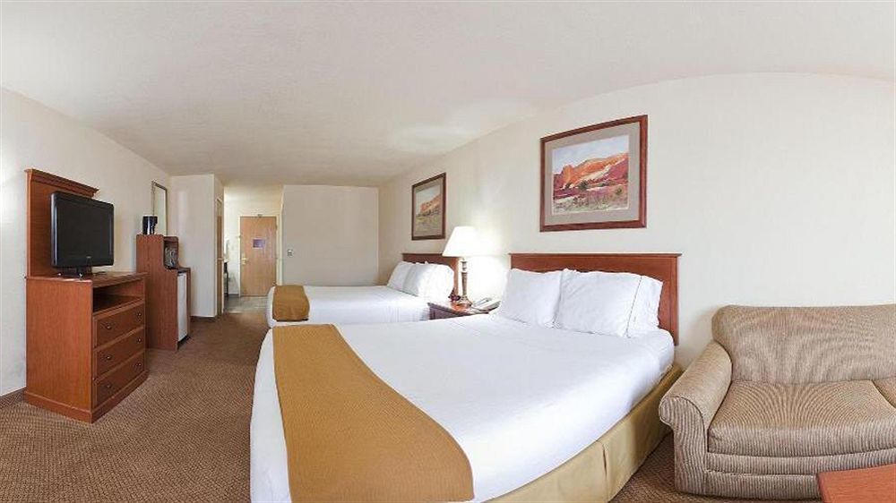 Holiday Inn Express Hotel & Suites Farmington By Ihg Екстер'єр фото