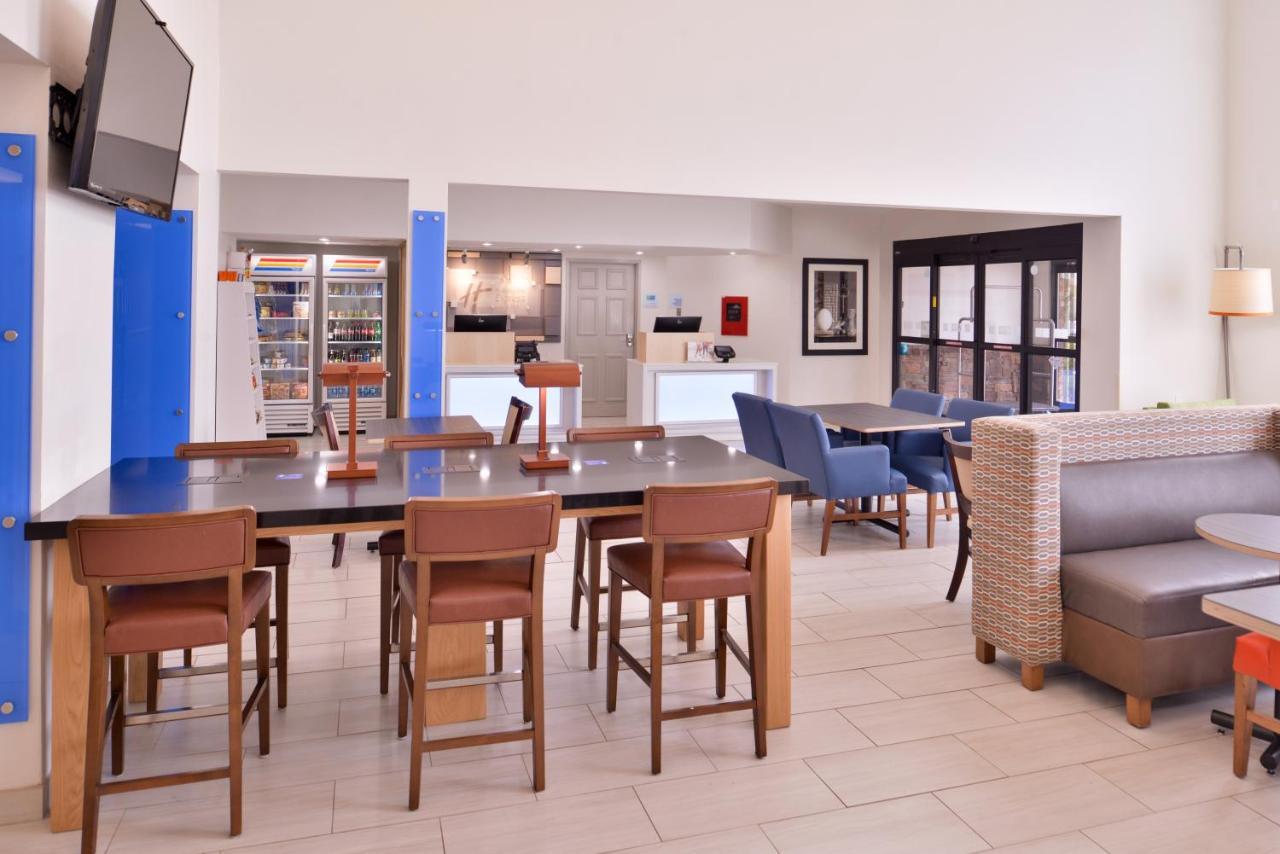 Holiday Inn Express Hotel & Suites Farmington By Ihg Екстер'єр фото